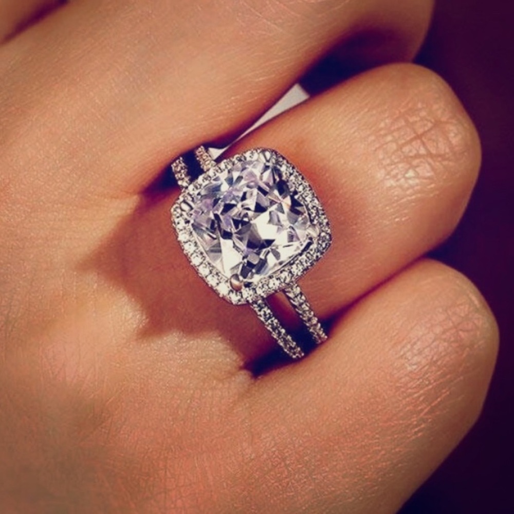 New 3.2 CT Cushion Cut Halo White Sapphire 14k White Gold Plated Bridal Ring Set - Picture 11 of 15